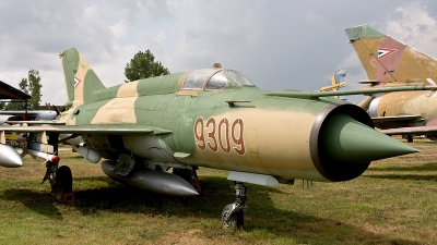 Photo ID 188818 by Jan Eenling. Hungary Air Force Mikoyan Gurevich MiG 21MF, 9309