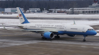 Photo ID 190201 by Lukas Kinneswenger. USA Air Force Boeing C 32A, 99 0003