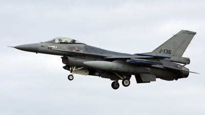 Photo ID 191170 by Richard de Groot. Netherlands Air Force General Dynamics F 16AM Fighting Falcon, J 136