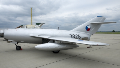 Photo ID 199825 by Joop de Groot. Czechoslovakia Air Force Mikoyan Gurevich MiG 15bis, 3825