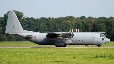 Photo ID 195789 by Michael Frische. UK Air Force Lockheed Hercules C3A C 130K 30 L 382, XV304