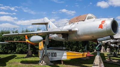 Photo ID 197464 by Lukas Könnig. Czechoslovakia Air Force Mikoyan Gurevich MiG 15UTI, 2501