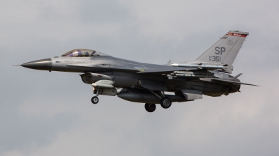 Photo ID 198424 by Doug MacDonald. USA Air Force General Dynamics F 16C Fighting Falcon, 91 0351