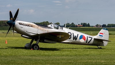 Photo ID 204549 by Jan Eenling. Private Stichting Koninklijke Luchtmacht Historische Vlucht Supermarine 361 Spitfire F IX, PH OUQ