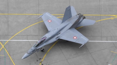 Photo ID 205734 by Luca Fahrni. Switzerland Air Force McDonnell Douglas F A 18C Hornet, J 5009