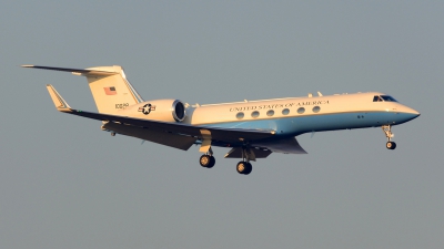 Photo ID 205993 by Michael Frische. USA Air Force Gulfstream Aerospace C 37A G550, 01 0028