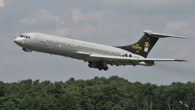 Photo ID 24382 by Lutz Lehmann. UK Air Force Vickers 1106 VC 10 C1K, XV105