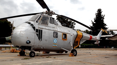 Photo ID 208334 by Carl Brent. Greece Air Force Sikorsky UH 19B Chickasaw, 952