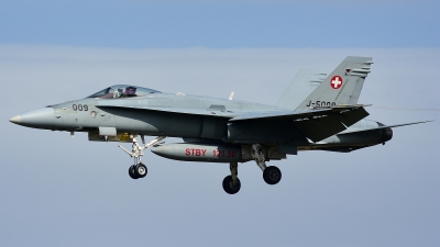 Photo ID 208415 by Sven Zimmermann. Switzerland Air Force McDonnell Douglas F A 18C Hornet, J 5009