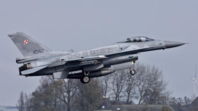 Photo ID 209020 by Fabio Radici. Poland Air Force General Dynamics F 16C Fighting Falcon, 4042