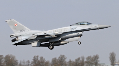 Photo ID 208866 by Milos Ruza. Poland Air Force General Dynamics F 16C Fighting Falcon, 4042