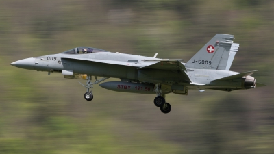Photo ID 210368 by Luca Fahrni. Switzerland Air Force McDonnell Douglas F A 18C Hornet, J 5009