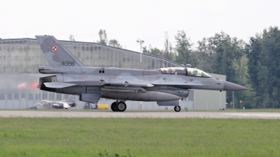 Photo ID 210917 by Milos Ruza. Poland Air Force General Dynamics F 16D Fighting Falcon, 4086