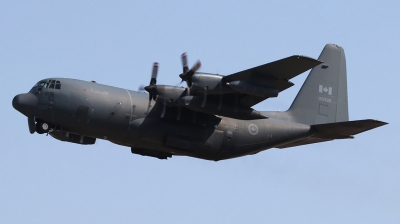 Photo ID 212127 by Duncan Portelli Malta. Canada Air Force Lockheed CC 130H Hercules L 382, 130339