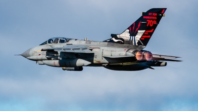 Photo ID 214308 by Mike Macdonald. UK Air Force Panavia Tornado GR4, ZA492