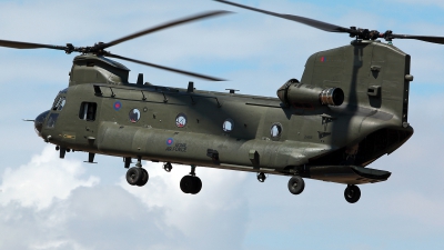 Photo ID 214713 by Carl Brent. UK Air Force Boeing Vertol Chinook HC6A CH 47D, ZH891