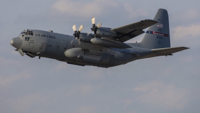 Photo ID 216099 by Lars Kitschke. USA Air Force Lockheed C 130H Hercules L 382, 94 6705