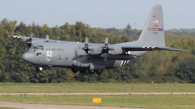 Photo ID 216203 by kristof stuer. USA Air Force Lockheed C 130H Hercules L 382, 92 3284