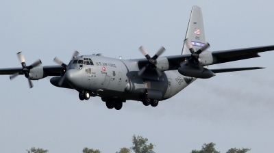 Photo ID 216366 by kristof stuer. USA Air Force Lockheed C 130H Hercules L 382, 92 0552