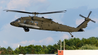 Photo ID 216921 by Stephan Franke - Fighter-Wings. USA Army Sikorsky UH 60M Black Hawk S 70A, 16 20916