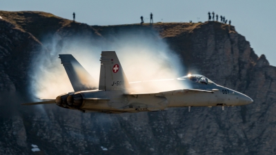 Photo ID 217015 by Martin Thoeni - Powerplanes. Switzerland Air Force McDonnell Douglas F A 18C Hornet, J 5007