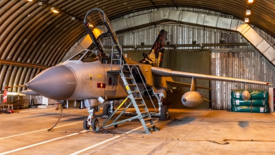 Photo ID 217239 by Mike Macdonald. UK Air Force Panavia Tornado GR4 T, ZA412