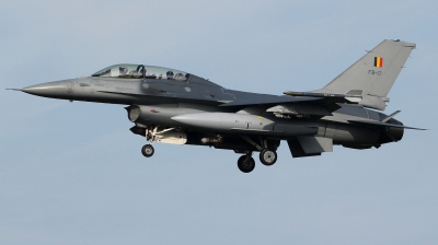 Photo ID 217336 by kristof stuer. Belgium Air Force General Dynamics F 16BM Fighting Falcon, FB 17