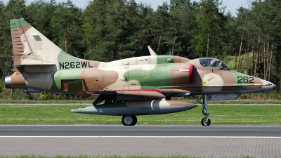 Photo ID 25299 by Walter Van Bel. Company Owned BAe Systems Douglas A 4N Skyhawk, N262WL