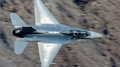 Photo ID 222542 by Brandon Thetford. USA Air Force General Dynamics F 16D Fighting Falcon, 87 0377