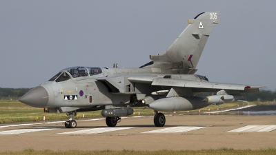 Photo ID 224395 by Chris Lofting. UK Air Force Panavia Tornado GR4A, ZA371