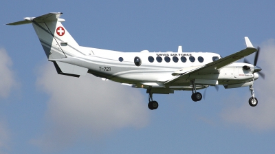 Photo ID 225013 by Arie van Groen. Switzerland Air Force Beech Super King Air 350C B300C, T 721