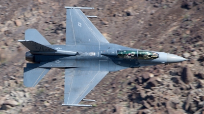 Photo ID 225151 by Michal Krsek. USA Air Force General Dynamics F 16D Fighting Falcon, 87 0370