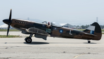 Photo ID 225980 by W.A.Kazior. Private Commemorative Air Force Supermarine 379 Spitfire FR XIVe, N749DP