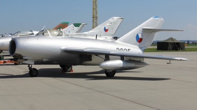 Photo ID 227244 by Milos Ruza. Czechoslovakia Air Force Mikoyan Gurevich MiG 15bis, 3825