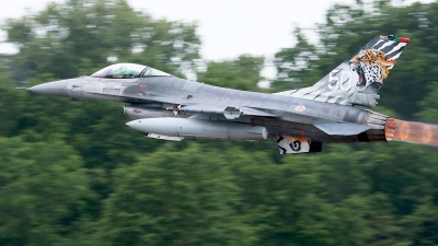 Photo ID 228298 by Mark Broekhans. Portugal Air Force General Dynamics F 16AM Fighting Falcon, 15105