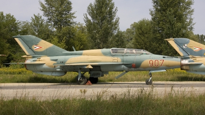 Photo ID 26159 by Chris Lofting. Hungary Air Force Mikoyan Gurevich MiG 21UM, 907