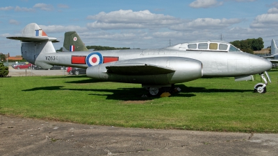 Photo ID 232275 by Rainer Mueller. UK Air Force Gloster Meteor T 7, VZ634