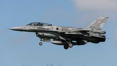 Photo ID 233098 by Jan Eenling. Poland Air Force General Dynamics F 16D Fighting Falcon, 4076