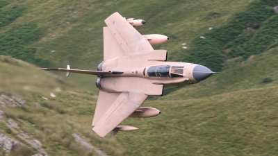 Photo ID 237342 by Neil Dunridge. UK Air Force Panavia Tornado GR4, ZG750