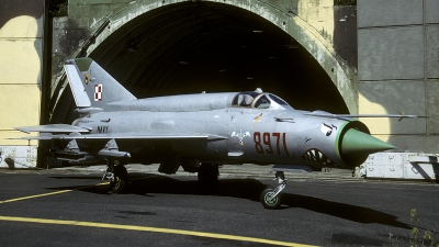 Photo ID 237515 by Marinus Dirk Tabak. Poland Navy Mikoyan Gurevich MiG 21bis, 8971