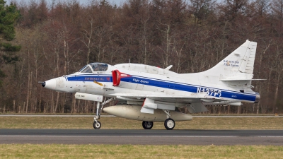 Photo ID 238089 by Sascha Gaida. Company Owned BAE Systems Douglas A 4N Skyhawk, N437FS