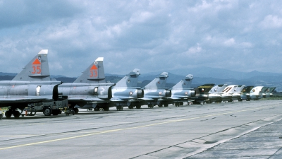 Photo ID 27164 by Joop de Groot. Sweden Air Force Saab JA37 Viggen, 37447