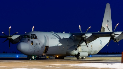 Photo ID 241489 by Tim Lowe. Canada Air Force Lockheed Martin CC 130J Hercules C 130J 30 L 382, 130613