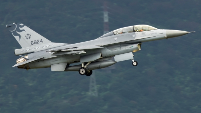Photo ID 242043 by Andrei Shmatko. Taiwan Air Force General Dynamics F 16B Fighting Falcon, 6824