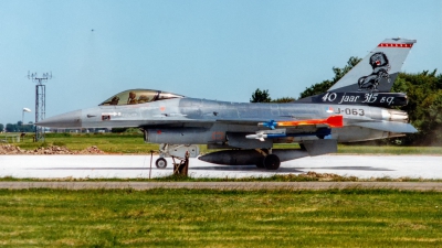 Photo ID 243449 by Jan Eenling. Netherlands Air Force General Dynamics F 16A Fighting Falcon, J 063