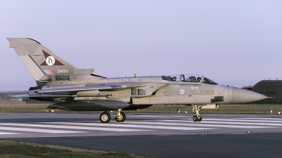 Photo ID 244087 by Chris Lofting. UK Air Force Panavia Tornado F3, ZH552