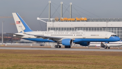 Photo ID 245109 by Moritz Borstell. USA Air Force Boeing C 32A, 98 0002