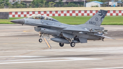 Photo ID 245186 by Lars Kitschke. Taiwan Air Force General Dynamics F 16B Fighting Falcon, 6823