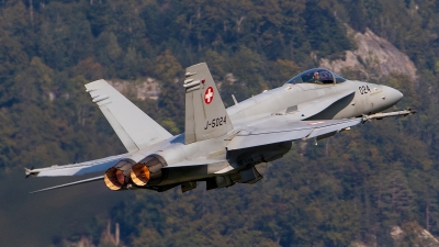 Photo ID 245352 by Bruno Geiger - Aviation Media. Switzerland Air Force McDonnell Douglas F A 18C Hornet, J 5024