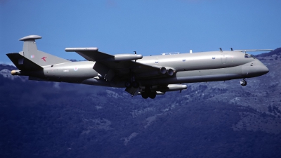 Photo ID 245590 by Sergio Gava. UK Air Force Hawker Siddeley Nimrod R 1, XW665